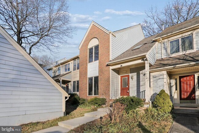 Building Photo - 4043 Lake Glen Rd