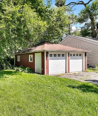 Rent includes north side of the garage - 15 West Ave