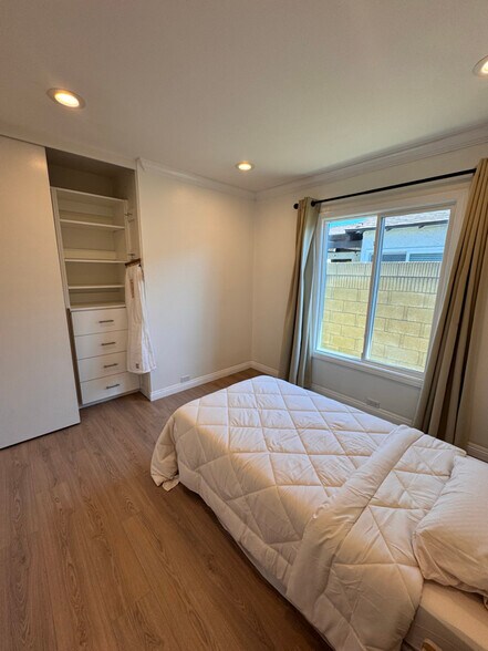 Building Photo - 11686 Mindanao St