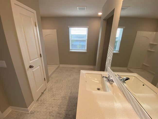 Building Photo - 17079 Dysart Pl