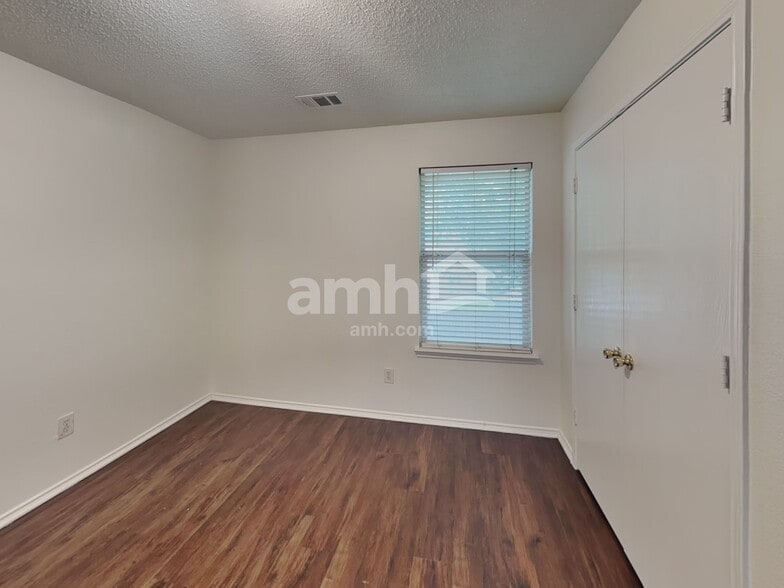 Building Photo - 4026 Holly Leaf Ct