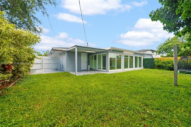 Building Photo - 16400 SW 100th Ct