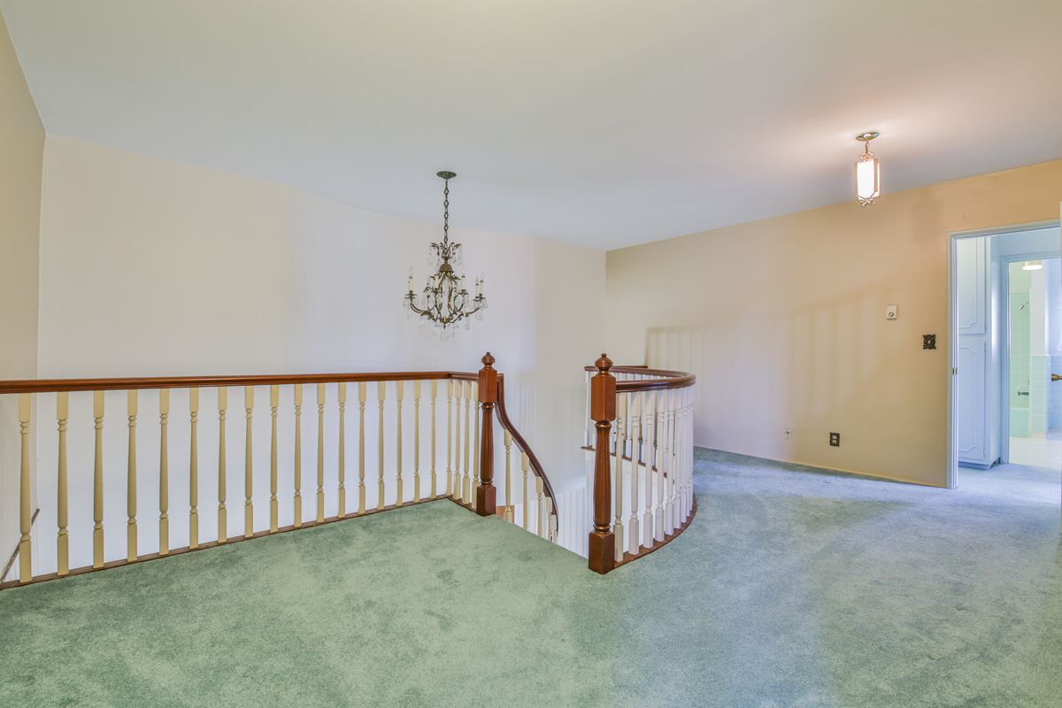 Building Photo - 3744 Pine Ave