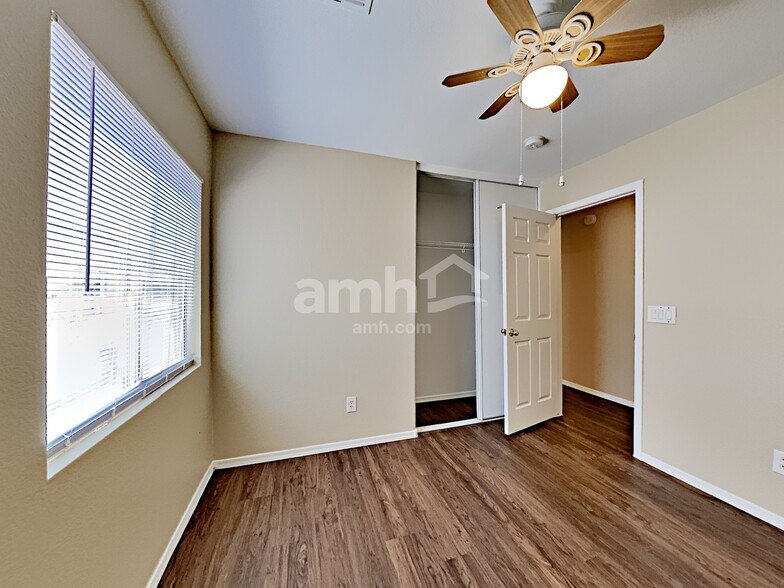 Building Photo - 2605 S Devonna Ln