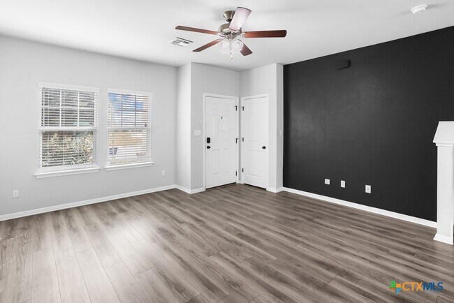 Building Photo - 105 Switchgrass St