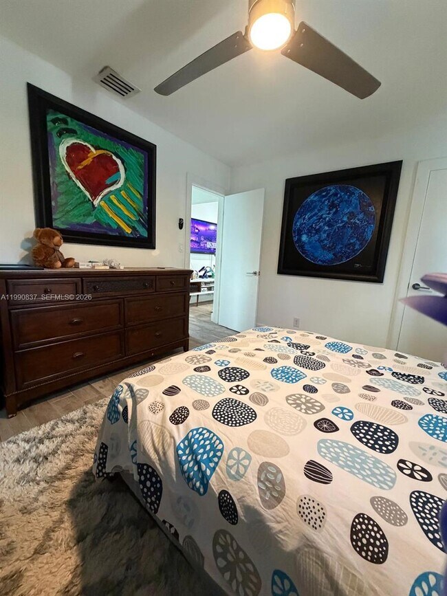 Building Photo - 1531 NE 15th Ave