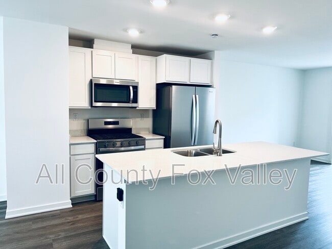 Building Photo - 879 Briar Gln Ct