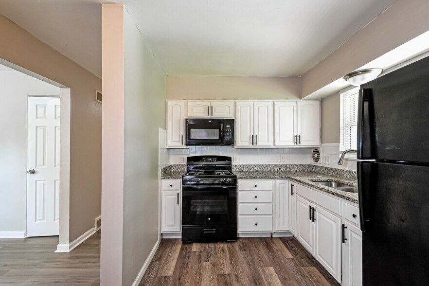 Building Photo - 1850 Shirlene Dr