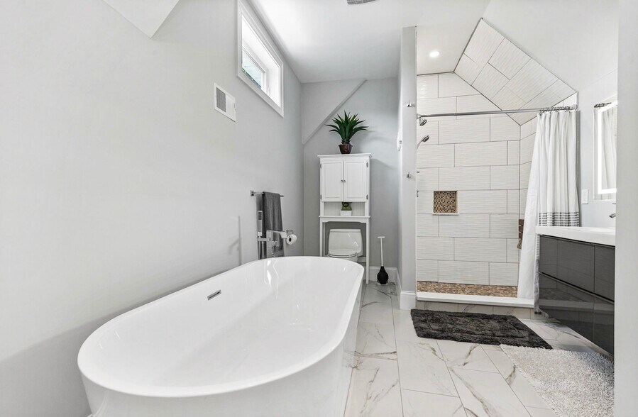 Building Photo - 84 Flint St