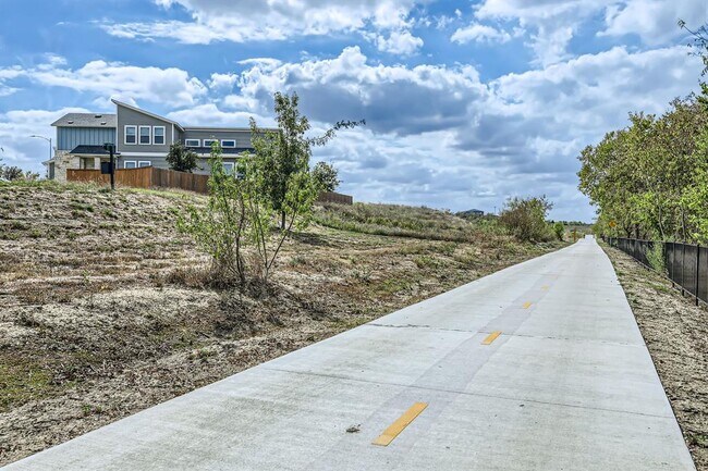 Building Photo - 11400 American Mustang Lp