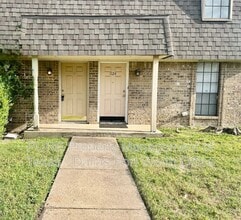 Building Photo - 1126 Highbush Dr