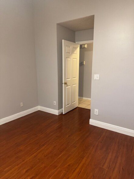 Building Photo - 707 NW 208th Dr
