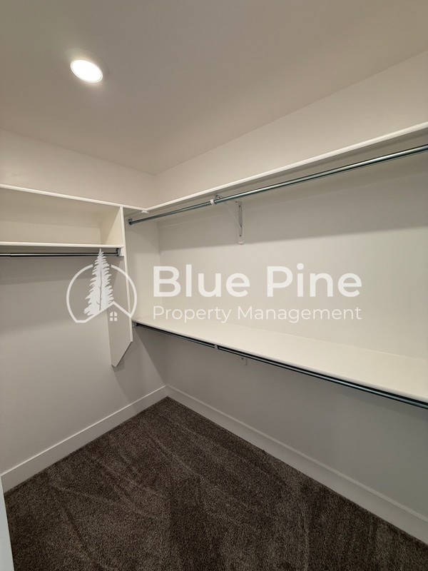 Building Photo - 4335 N Dudley Ave