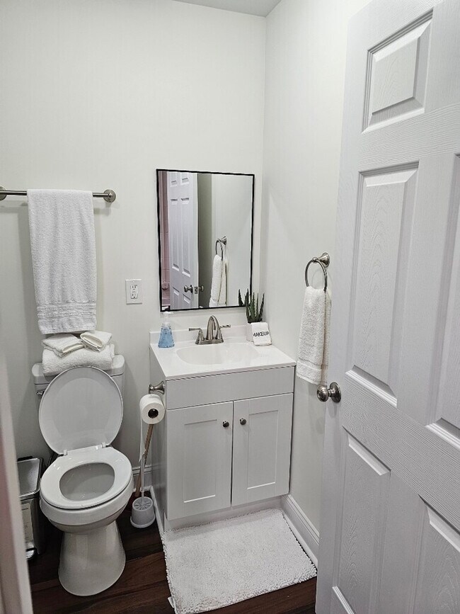 Building Photo - 86 Crest Ln