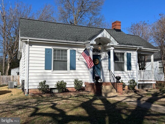 Building Photo - 1502 Greycourt Ave