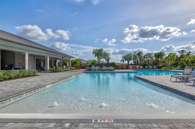 Building Photo - 16235 Pine Mist Dr