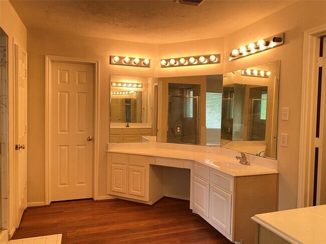 Building Photo - 6403 Portuguese Bend Dr