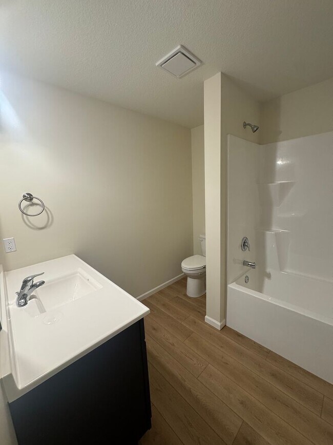 Building Photo - 4919-4921 Silver Mill Dr.