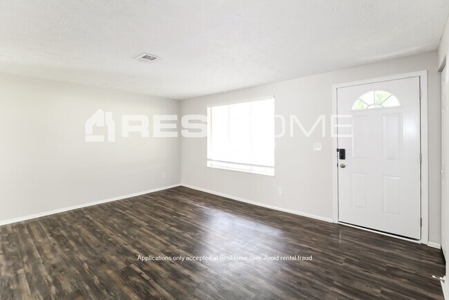 Building Photo - 5771 Singer Ct