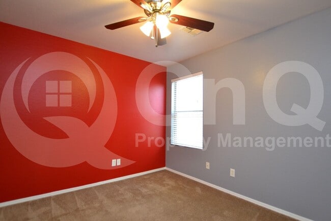 Building Photo - 534 E Ironwood Dr