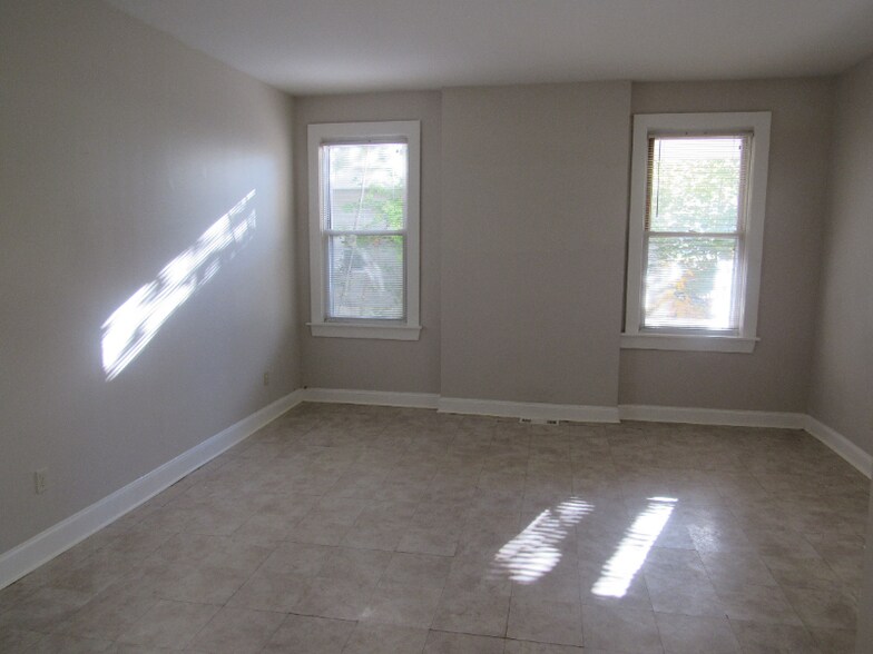 Building Photo - 4014 Maine Ave