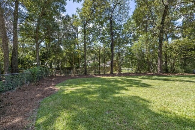 Building Photo - 3109 Shamrock St S