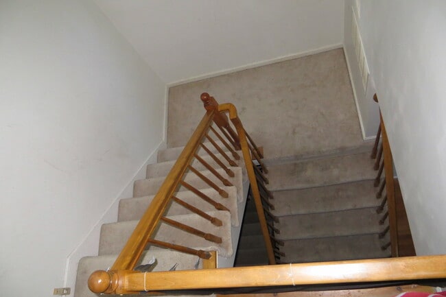 Building Photo - 64 Lilac Cir