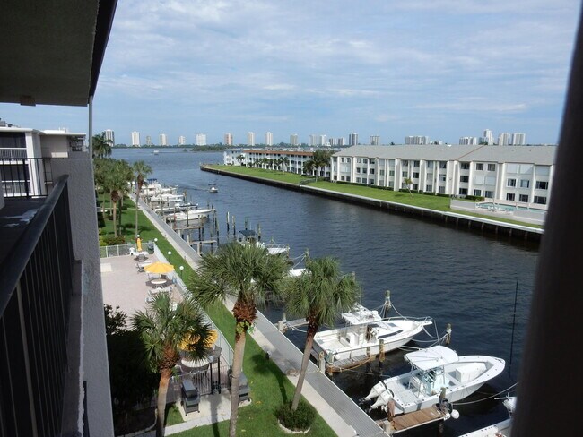 Primary Photo - 108 Paradise Harbour Blvd