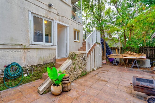 Building Photo - 4600 NE 1st Ave