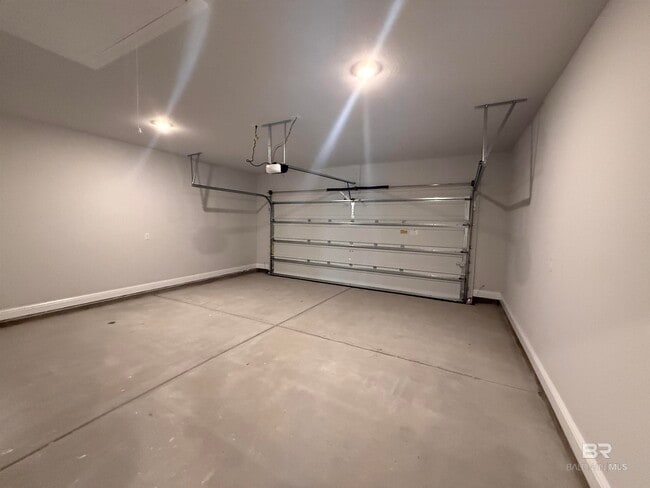Building Photo - 429 Parkerman Ave