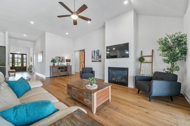 Building Photo - 104 Rolling Hills Ct