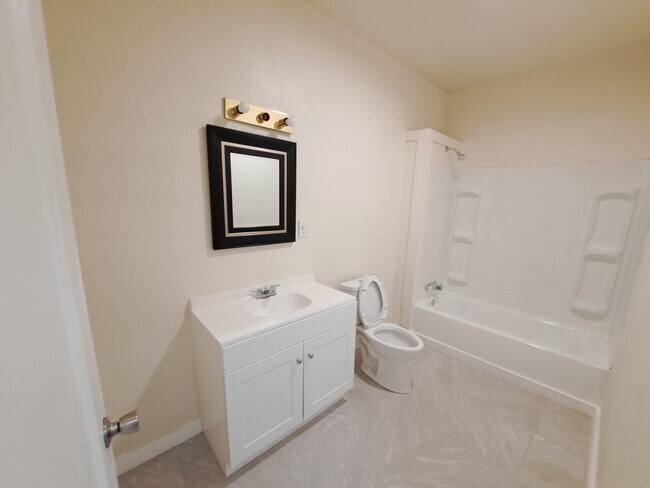 Building Photo - 1306 Iowa Ave