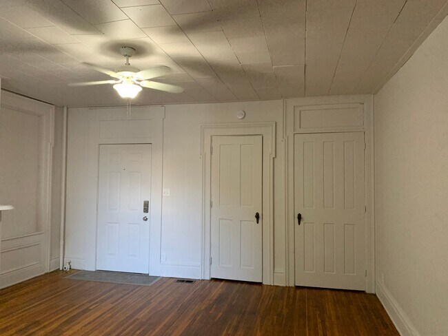 Building Photo - N Main Triplex