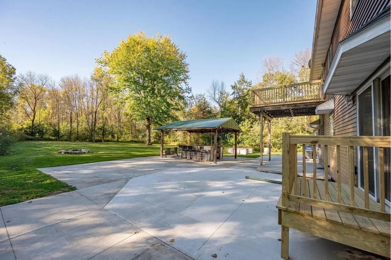 Building Photo - 969 Riverside Dr