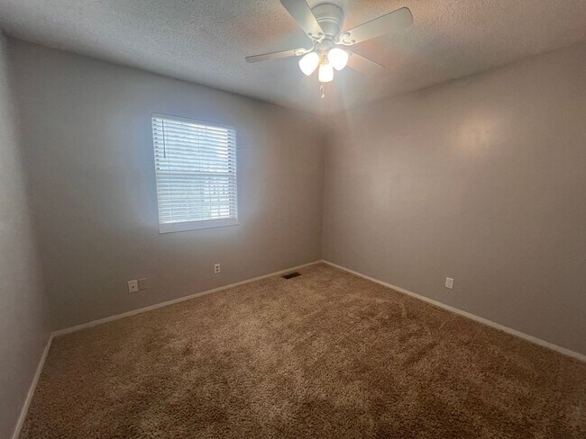 Building Photo - Spacious 3 Bedroom, 2.5 Bath Home with finished basement – Derby, KS. – Available Now!