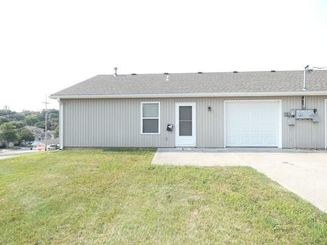 Building Photo - Beautiful Duplex in Gladstone, MO