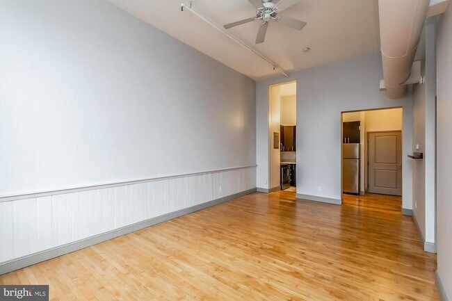 Building Photo - 511 S Bond St