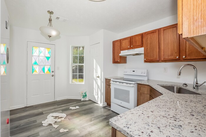 Building Photo - 2205 Oakland Spring Dr
