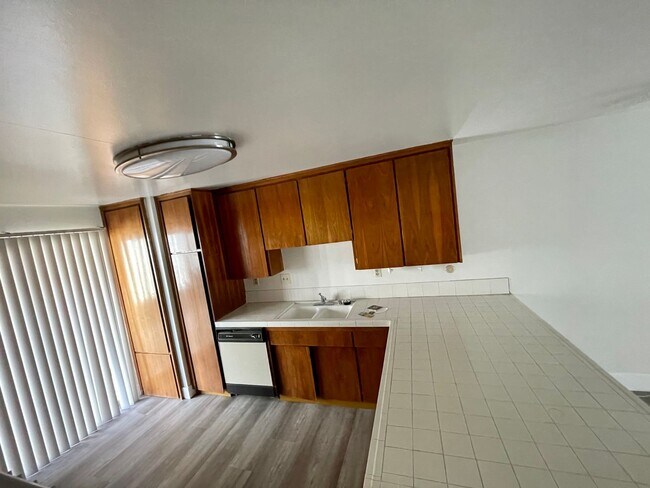 Building Photo - Cute 1 Bedroom 1 Bath Townhome for Rent