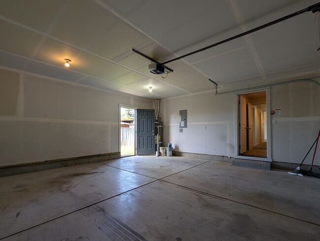 Building Photo - Beautiful 3-Bedroom, 2-Bath Home in Springfield!