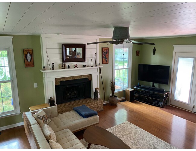 Building Photo - 2406 Spaulding Cir