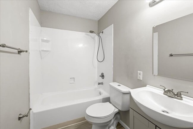 Building Photo - 9408 Big Ben Cir