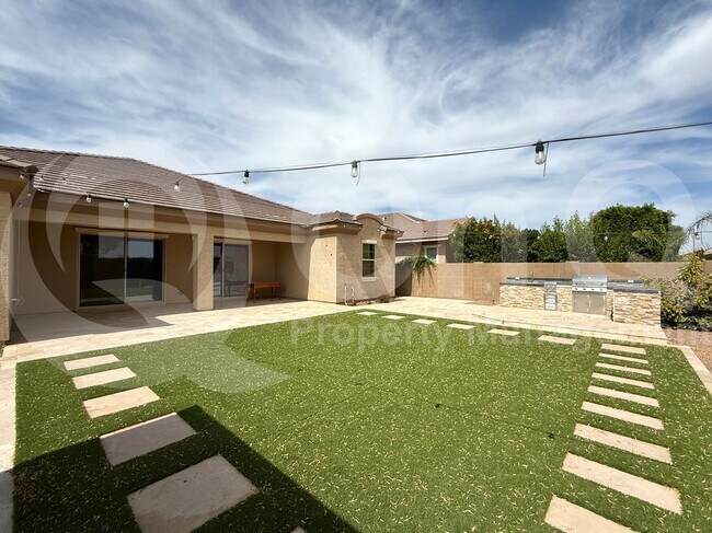 Building Photo - 1781 E Aster Pl