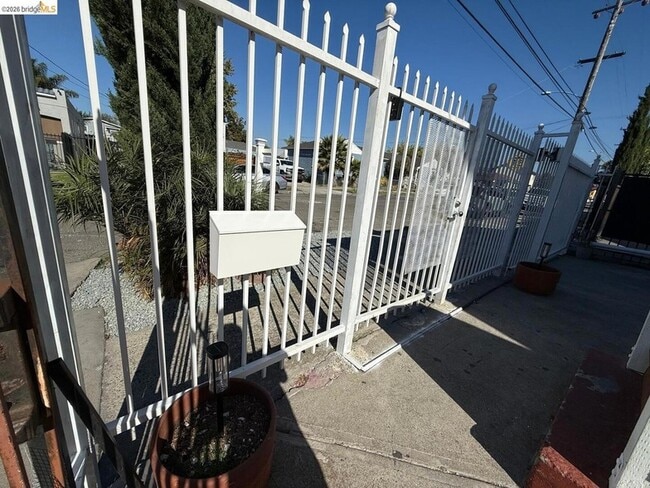 Building Photo - 1242 88th Ave