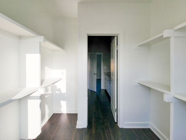 Building Photo - Beautiful 3 BR, 2 BA in Corsicana