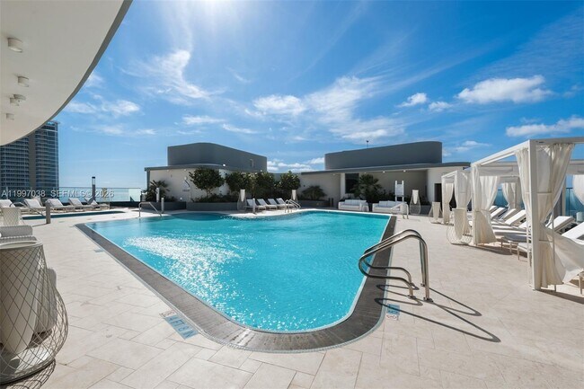 Building Photo - 1000 Brickell Plaza