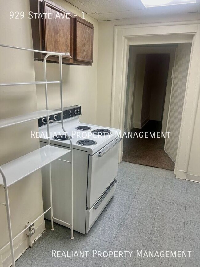 Building Photo - 929 State Ave