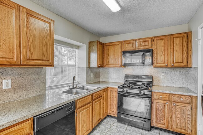 Building Photo - 18614 Seaton Dr