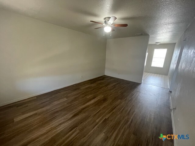 Building Photo - 3201 Hereford Ln
