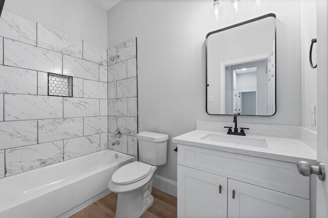 Building Photo - 478 Stephen F Austin Dr